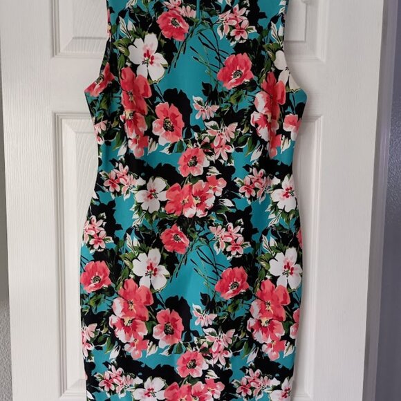 Tommy Hilfiger Dresses & Skirts - Tommy Hilfiger Floral Sheath Dress